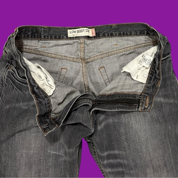 Y2K Levi’s 527 Low Bootcut Jeans - Picture 4 of 4